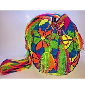 HANDMADE COLOMBIAN  MOCHILA WAYUU  BAG (Style-12).